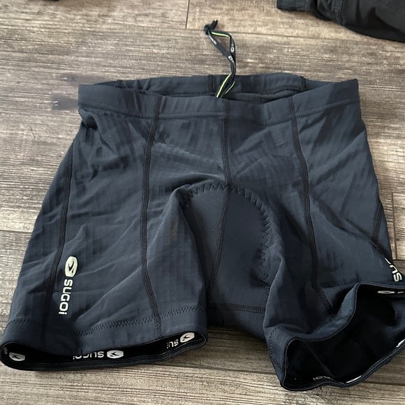 SUGOI Black Bike Shorts - Picture 1 of 3